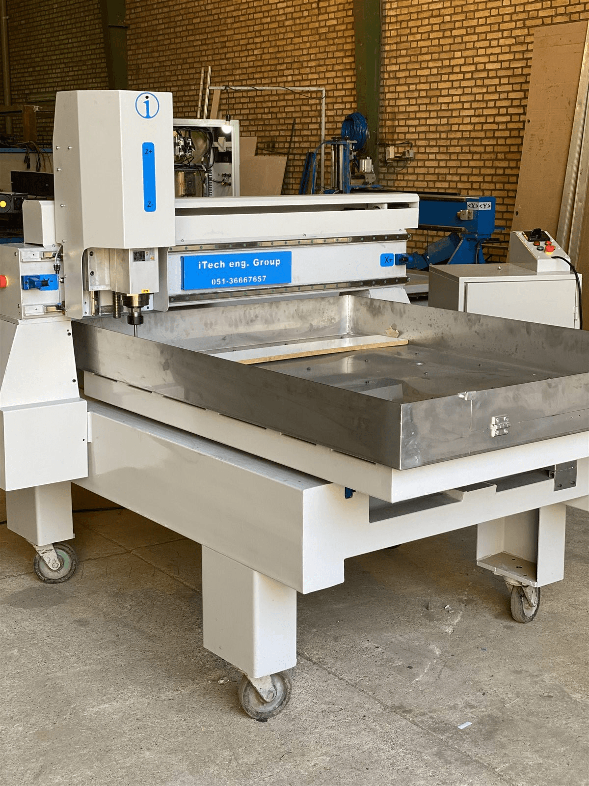 دستگاه CNC ماشین‌کاری آلومینیوم و فلزات نرم