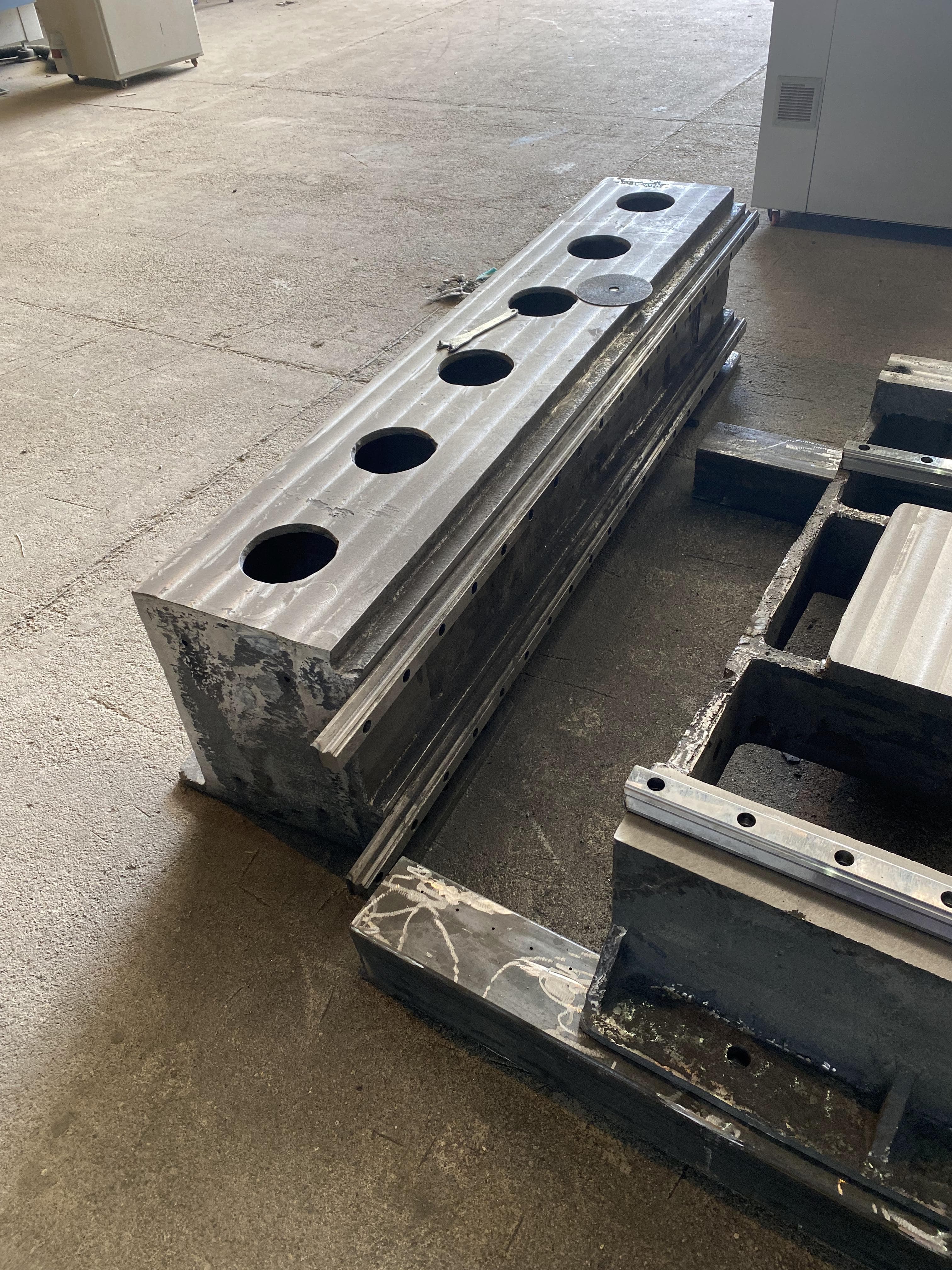 دستگاه فرز CNC چدنی سنگین