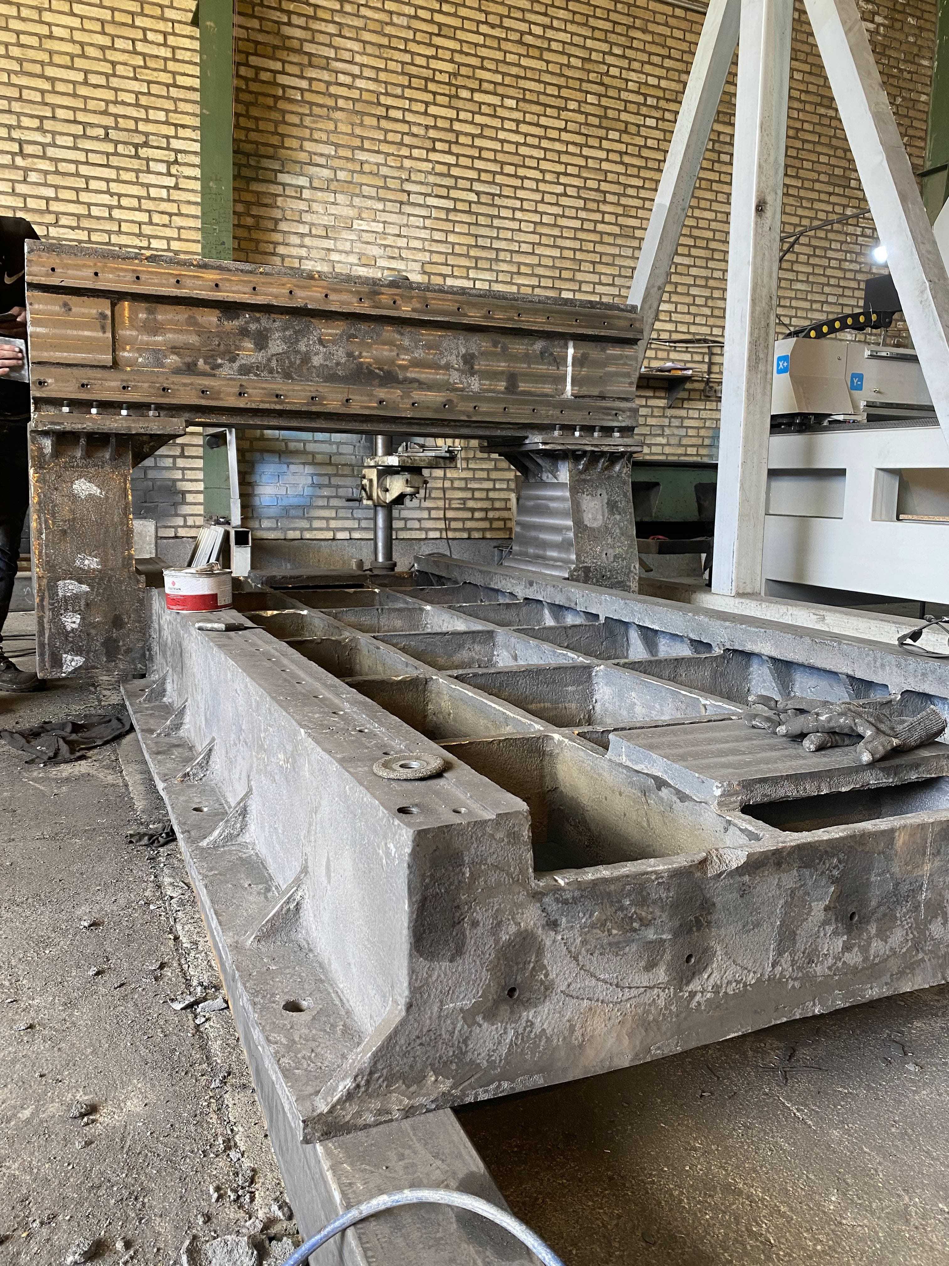 دستگاه فرز CNC چدنی سنگین