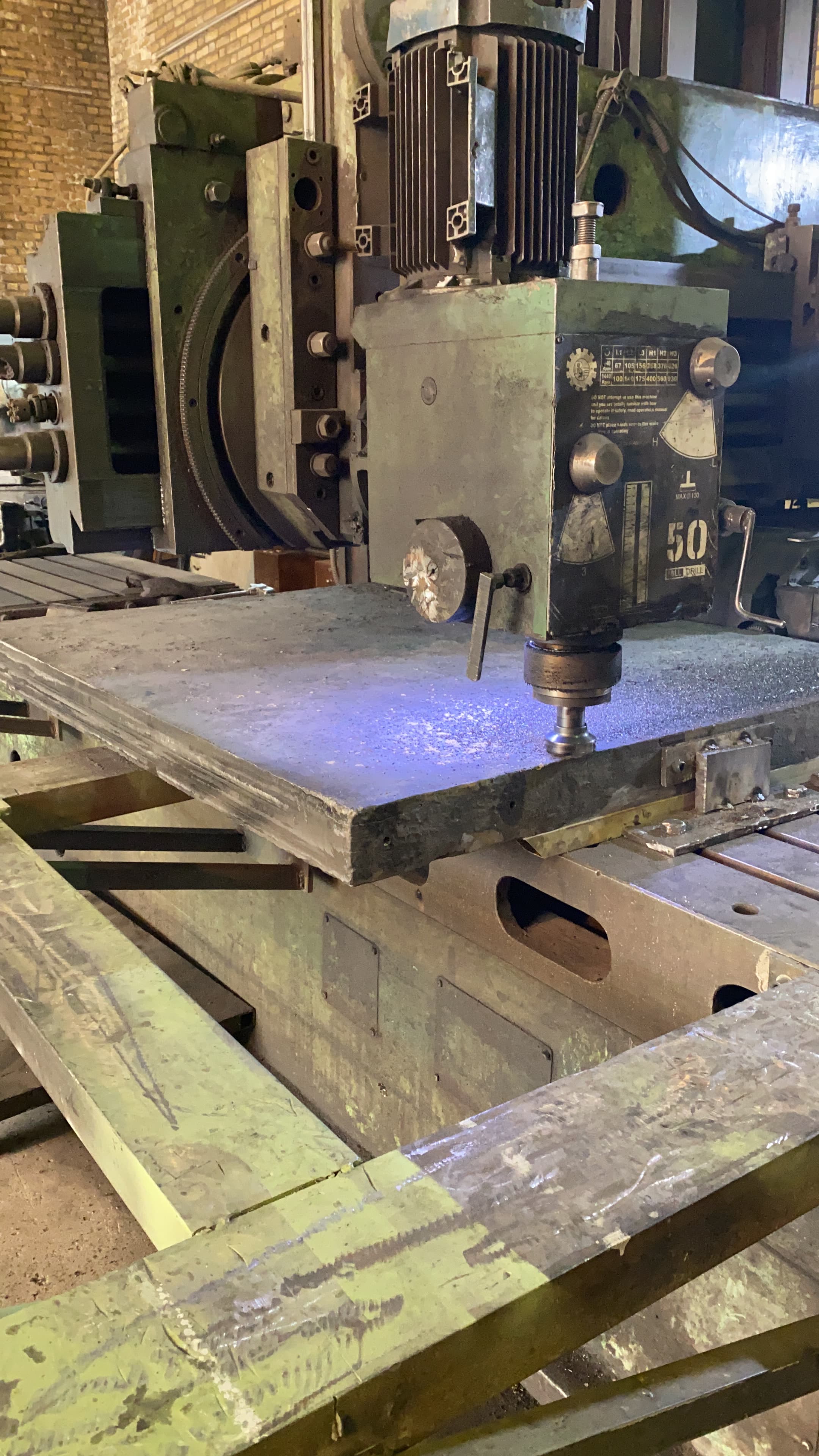 دستگاه فرز CNC چدنی سنگین